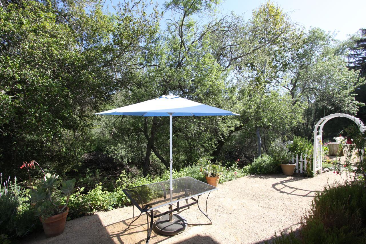 Olallieberry Inn Bed And Breakfast Cambria Exterior photo